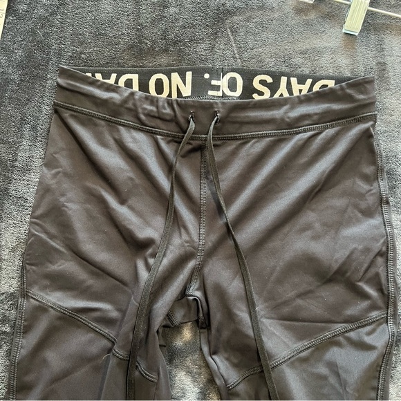Forever 21 No Days Off Leggings Size S - Picture 6 of 7